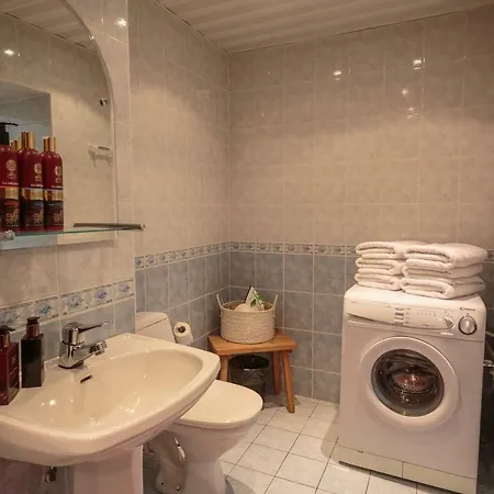 Апартаменты 3 Bedroom Unique In Old Town Таллин