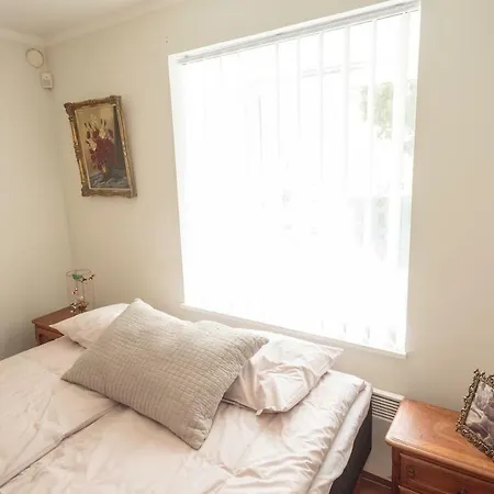 Апартаменты 3 Bedroom Unique In Old Town