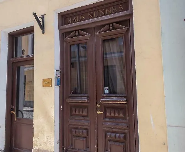 3 Bedroom Unique In Old Town