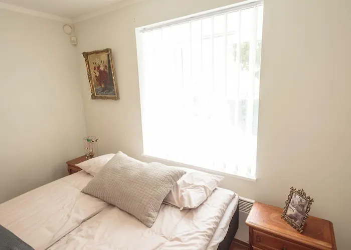 Апартаменты 3 Bedroom Unique In Old Town